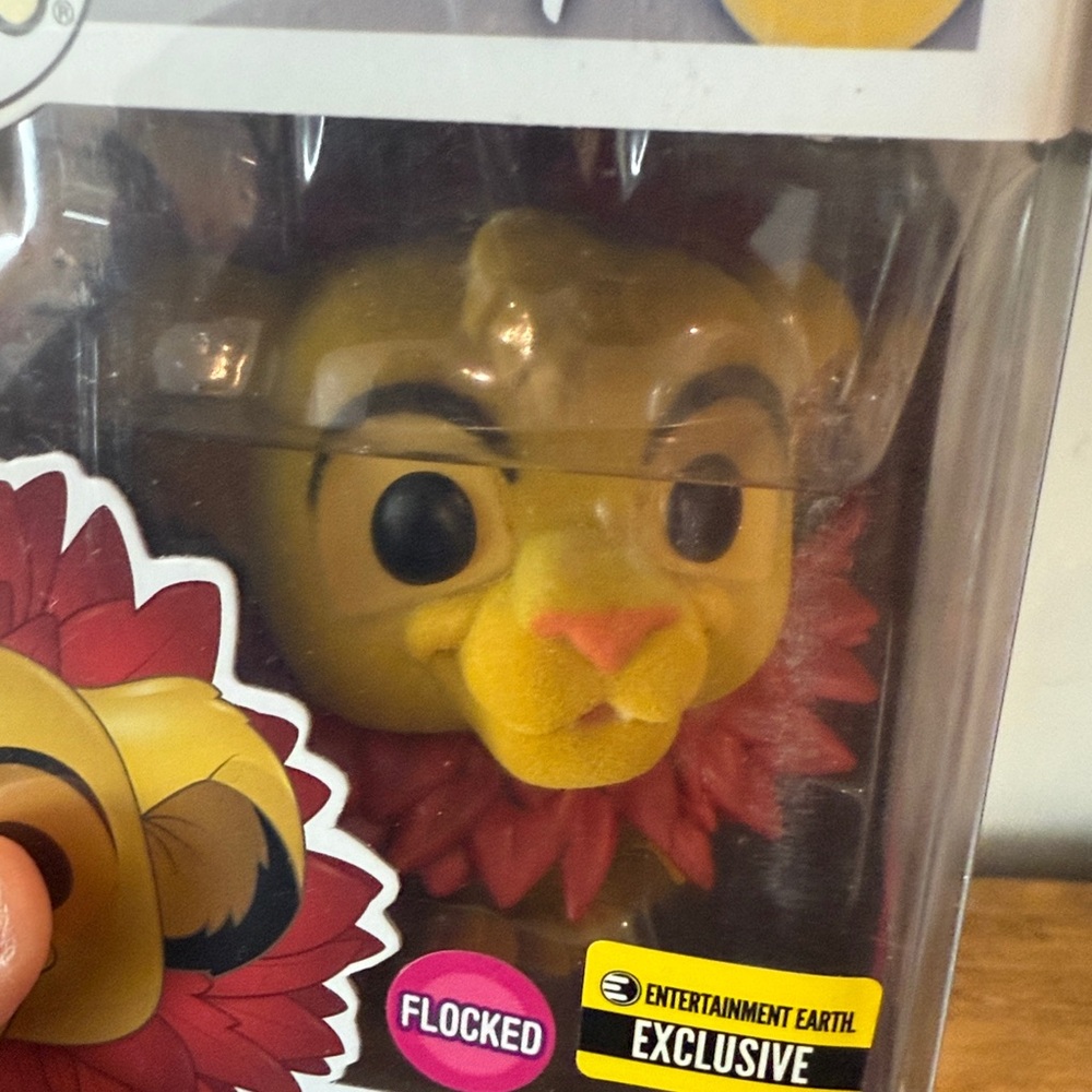 Funko Pop Disney Simba Exclusive Flocked Figure - Picture 4 of 4